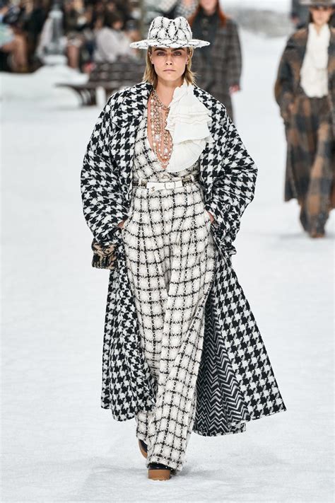 défilé chanel septembre 2019|chanel fashion show fall.